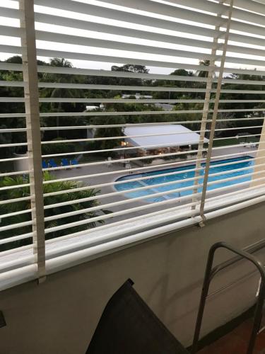 Golden Gem Cosy Apartment with pool & garden view - image 4
