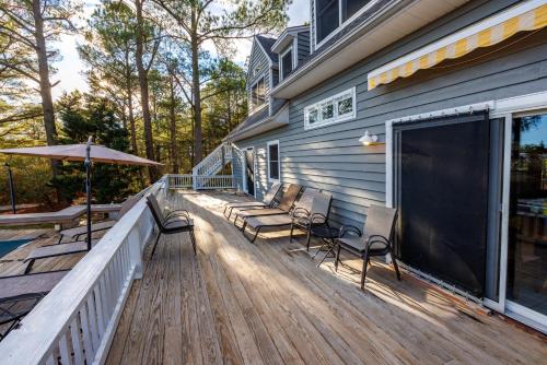 Terraza/balcón, Very Private and Spacious Waterfront Family House in Cambridge (MD)