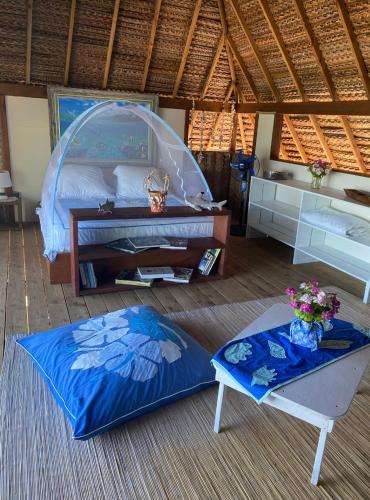 Mezzanine à Tikehau (Mezzanine a Tikehau) in تيكوهو أتول