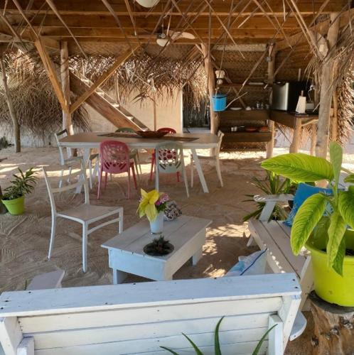 Mezzanine à Tikehau (Mezzanine a Tikehau) in تيكوهو أتول