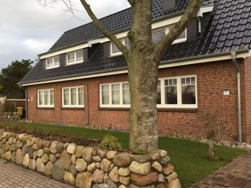 Holiday home with 2 bedrooms in Nordstrand, Deutschland