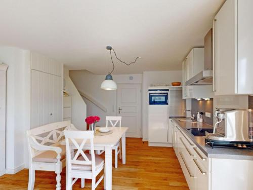 Iekārtas, Holiday apartment with 2 bedrooms in Oldsum