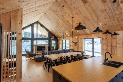 Alta - 6 chambres - 19 personnes - Chalet - Saint-Férréol-les-Neiges