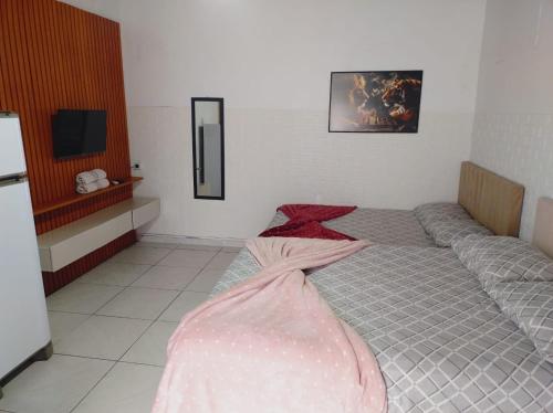 2 double beds, 1 twin bed