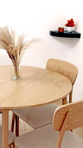 Instalaciones, גאון מול המדבר in Arad