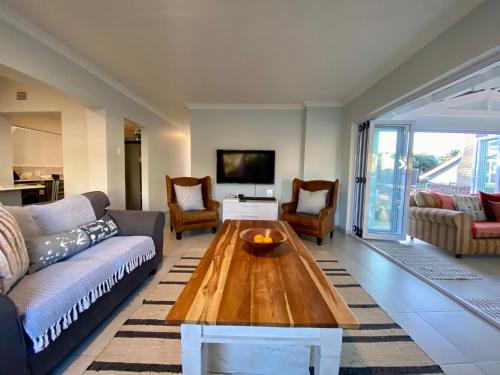 Comoditats, In Harmony - Pet Friendly Modern Beach House in Jeffreys Bay