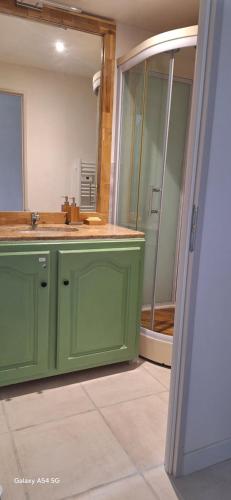 Grande maison de montagne restaurée vue Pyrénées, pied randos, télétravail (Grande maison de montagne restauree vue Pyrenees, pied randos, teletravail) in 歐高蘭利沙利班