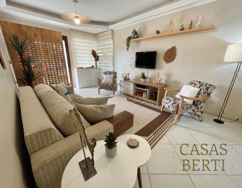 Casas Berti - Alto padrão, ar condicionado, 3 quartos, 250m da praia