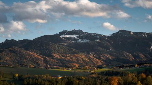 Servus Chiemgau - Große Wohnung mit Bergblick in 弗拉斯多夫