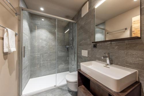 3 bedrooms, 4 beds