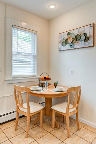 Serene Hamilton ELM 13MI to Time Square Laundry Easy Parking in 提內克