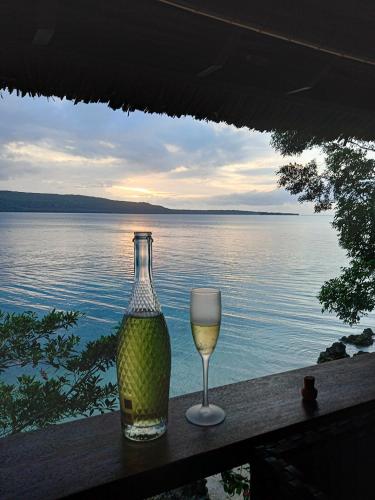 Навколишнє середовище, Karma Waters - Private Oceanfront & Reef Villa in Efate