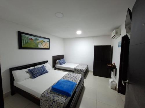 1 double bed, 1 twin bed