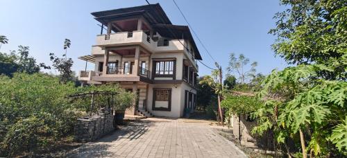Vasant Vihar Farm House – khách sạn tại Rakholi