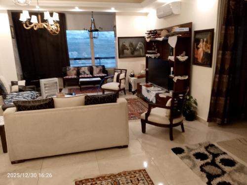 fully furnished spacious chalet in ehden in 埃赫登