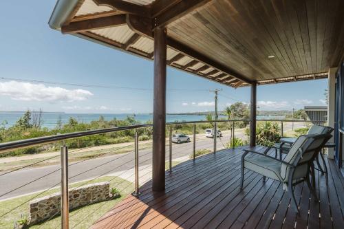 Oasis on the beach - large 6BR home w. ocean views - Jervis Bay
