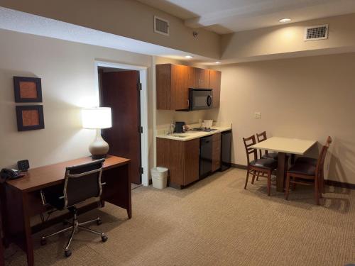 Comfort Suites Scranton near Montage Mountain - image 40