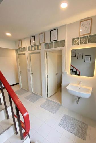 Hostel Bangkok Airport Comfort By MaTong - image 5