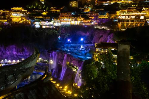 Yongshun County Furong Town Tusi Xuanfu Courtyard Waterfall Guesthouse - Xiangxi