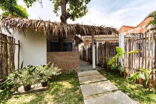 Entrance, cashew tree bungalow in Cam An
