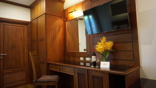 room detail thumbnail 2