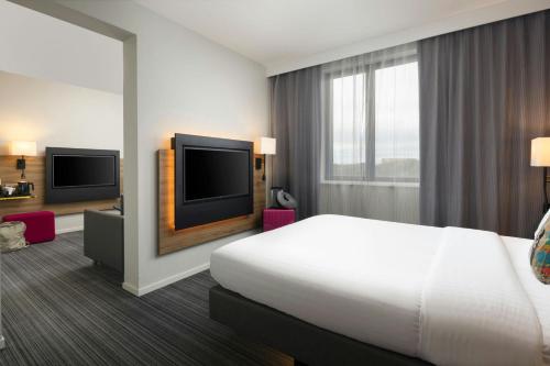 Moxy London Heathrow Airport in Heathrow