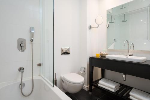 Leonardo Boutique Hotel Tel Aviv - Tap to explore photos