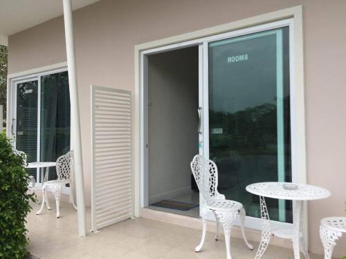 Facilities, Baan Chan Suan near Midwinter Green Restaurant
