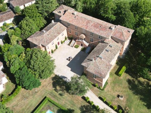 Viesnīcas āriene, Château de Savignac-Mona (Chateau de Savignac-Mona) in Nizas