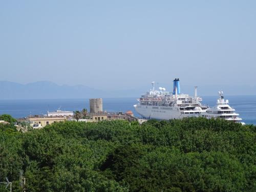 Silvia Hotel - image 4