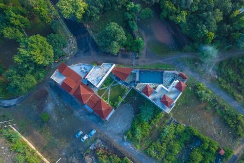 Luxury 10BHK Private Pool Villa - The Ruby Retreat by Ozy Stays in Nehar Pab