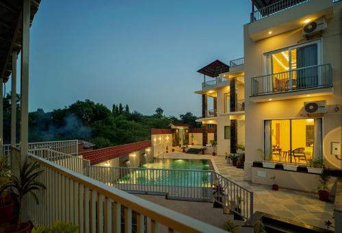Luxury 10BHK Private Pool Villa - The Ruby Retreat by Ozy Stays in Nehar Pab