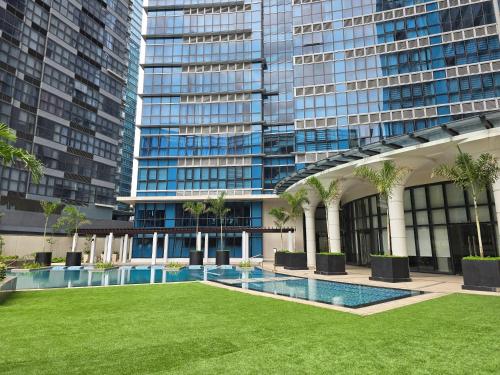 BGC Uptown Park Suites Tower 1 - 2 Bedroom and 2 Bath Condo, Manila