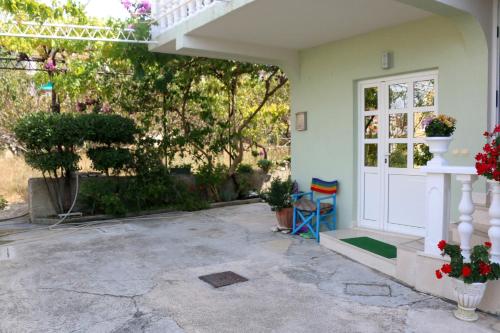  Apartment Katarina, Ferienwohnung in Podstrana