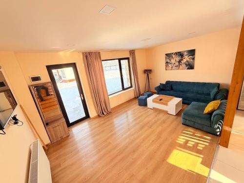 MV Cottage 1 - Two-Bedroom Villa in Tsemi