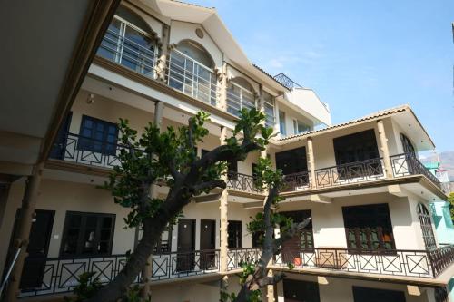 Gayatri Wellness Resort & Spa - Rishikesh Gayatri Wellness Resort & Spa - Rishikesh