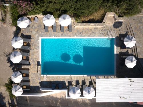 Akrotiri Hotel
