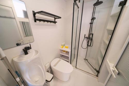 Tonight Homestay East Nanjing Road Shanghai Yunjing Building - image 2