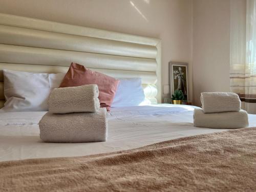 Take 5 INN - Central 2BR by Kavaja Str, Sleeps 5 ppl, Tirana (fotografie 5)