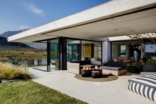 Restio River House photo 3