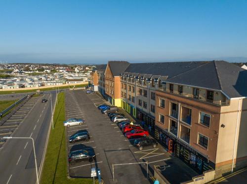 Exterior view, Luxury 2-Bedroom Apartment Overlooking the Beach in Bundoran