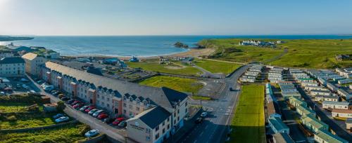 Exterior view, Luxury 2-Bedroom Apartment Overlooking the Beach in Bundoran