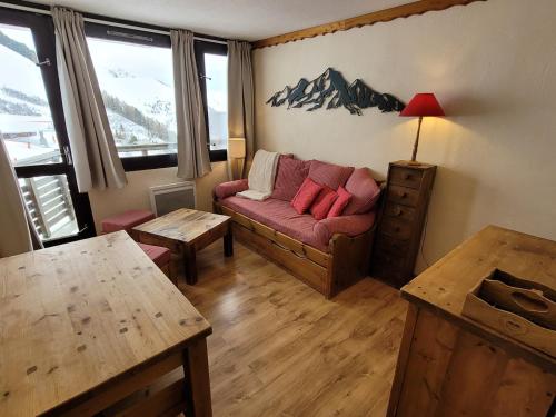 Jolie studio étage élevé Ski aux pieds Vue pistes