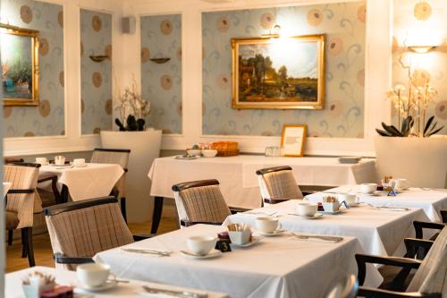 Ételek és italok, The Falcon Hotel in Farnborough