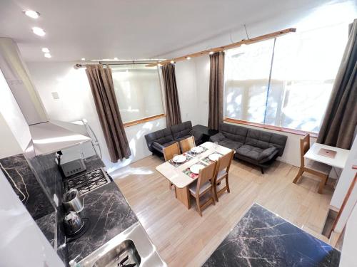Tranquila y moderna en el bosque