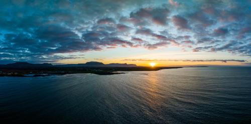 Luxury 2-Bedroom Apartment Overlooking the Beach in Bundoran