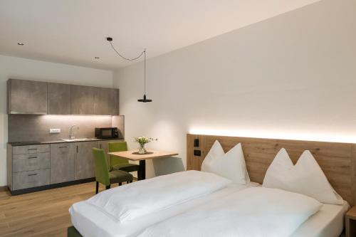 1 queen bed