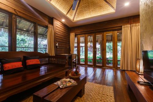 Azalea Village in Chiang Dao