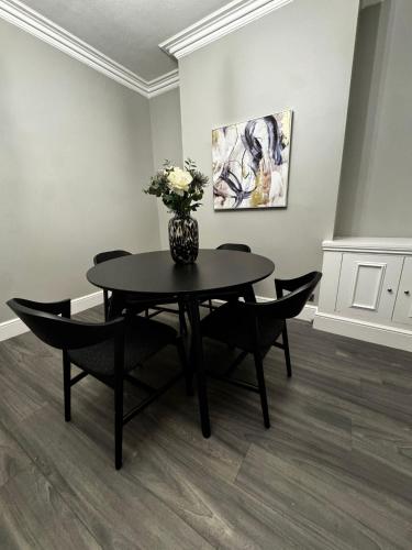 Central Near Hospital 2 Bedroom - Sleeps 4 - Self Check In - Fully Furnished gîte à louer Carlisle