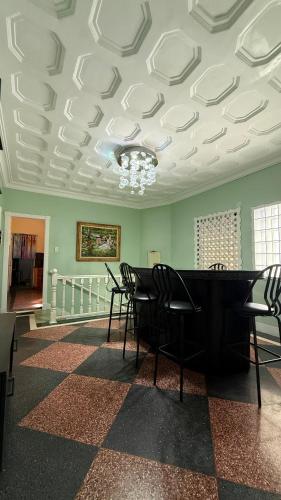 Facilities, Brilliant 6-bedroom house with AC in vibrant Caracas in San Bernardino